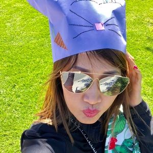 Meet your Posher, Sharon